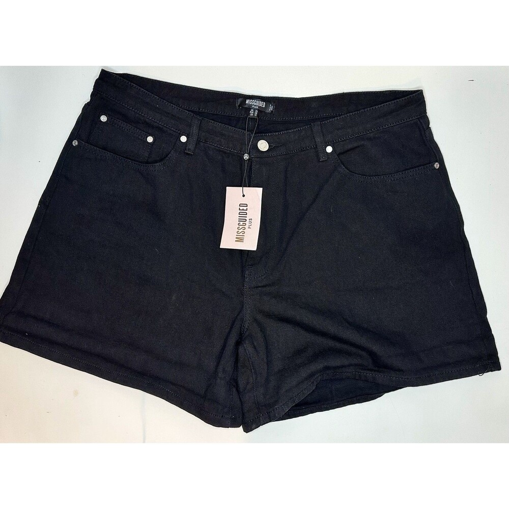 Misguided Plus Women’s Black Denim Mom Short NWT